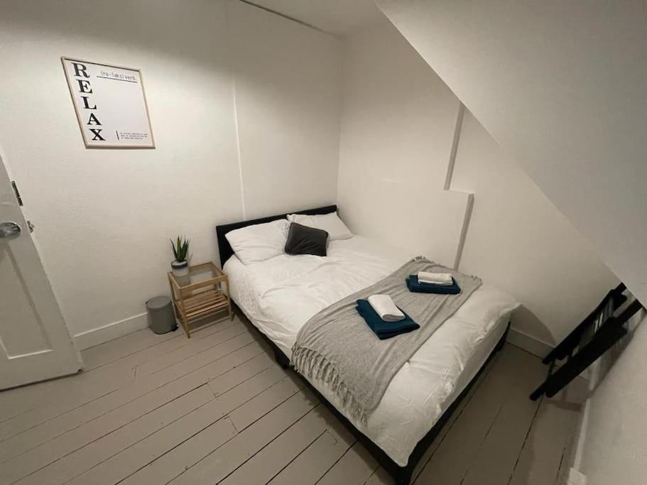 Spacious 2 Bedroom On Tower Bridge London Exterior photo