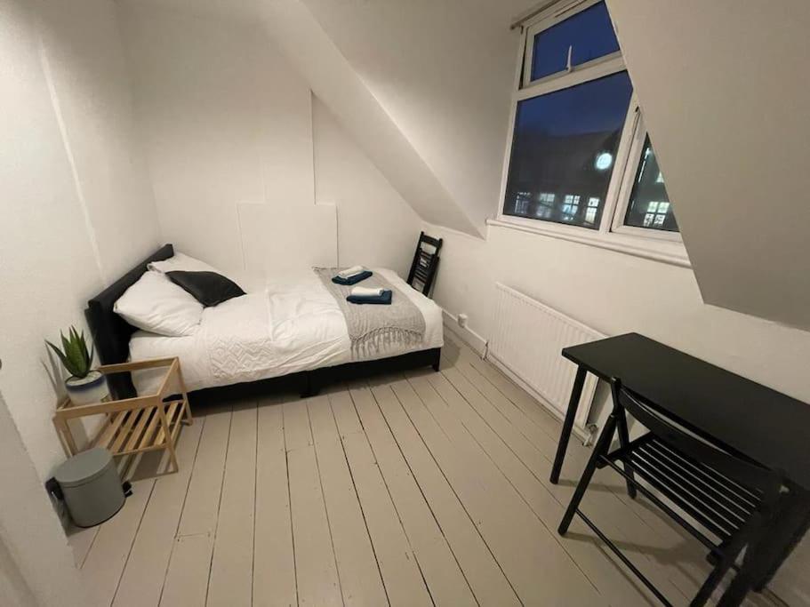 Spacious 2 Bedroom On Tower Bridge London Exterior photo